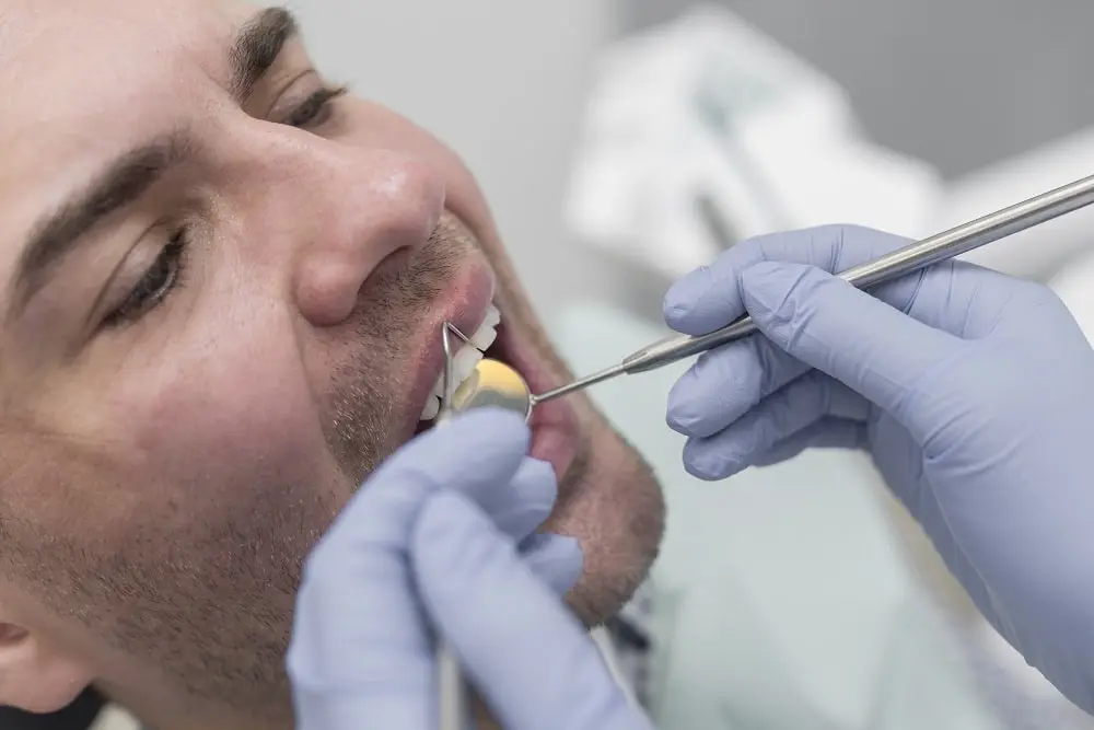 7 Proven Causes of Itchy teeth & How to Treat It